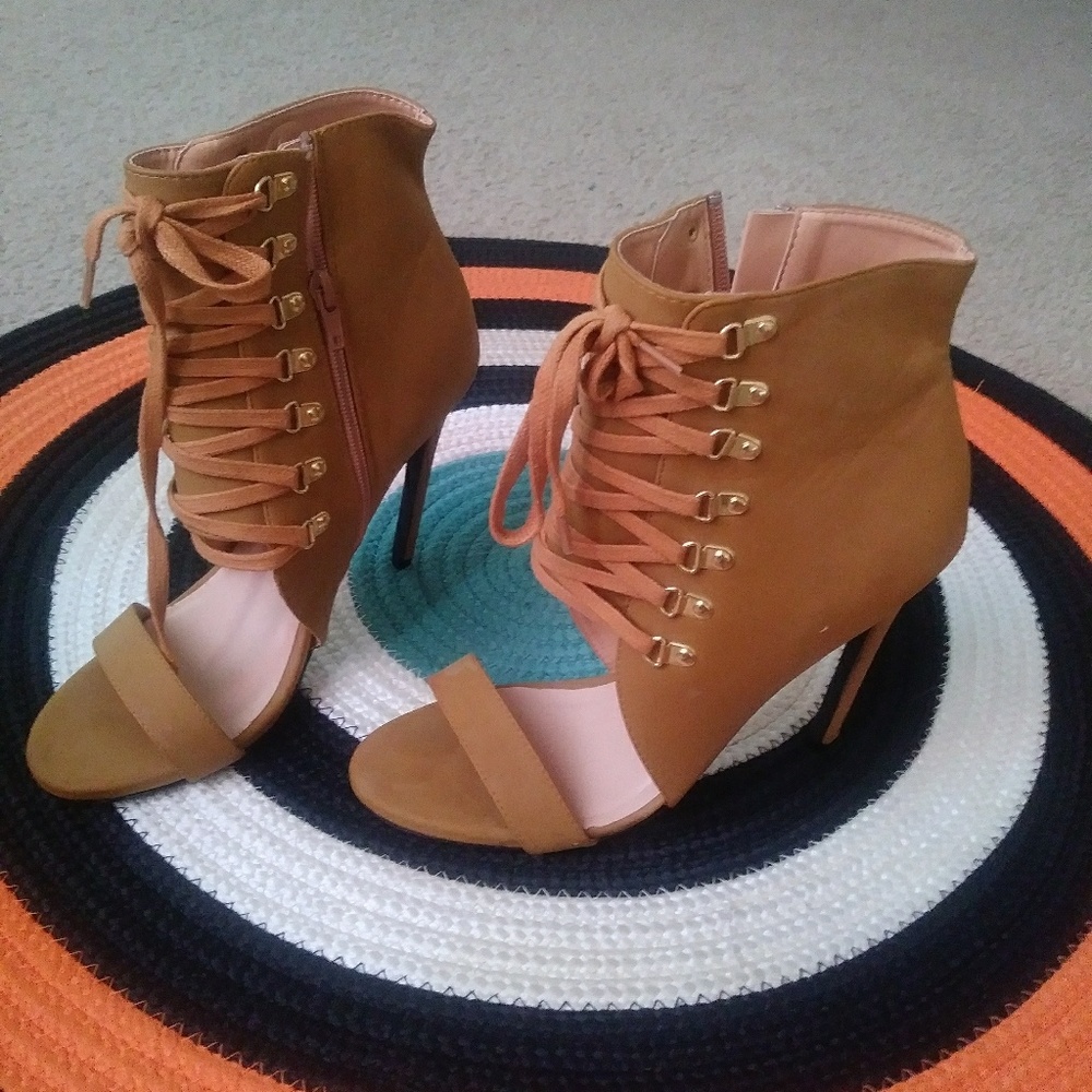 Heels boots